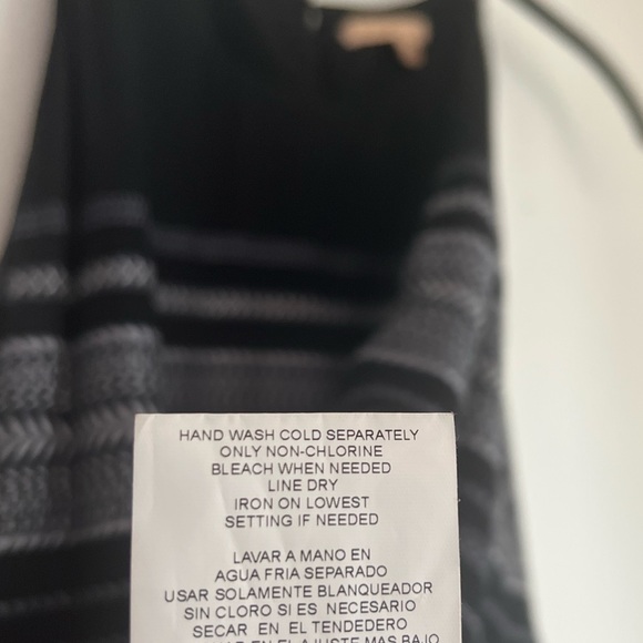 SM Gibson Latimer BLK w/ wht stitching accent dual-strap, empire tank top - Picture 4 of 5